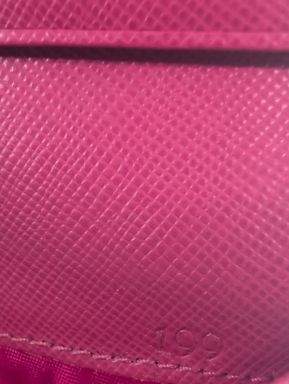 Prada Saffiano Wallet In Great Condition !